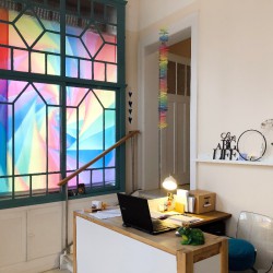 Innenraum-Fenster-Schreibtisch